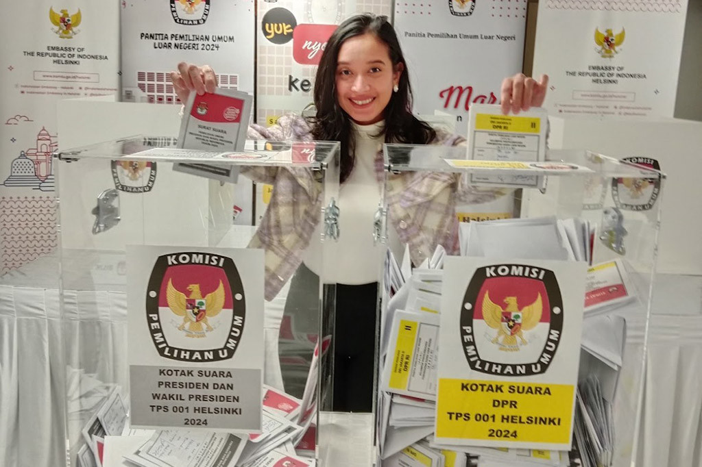 Ketua Panitia Pemilihan Luar Negeri (PPLN) Helsinki untuk wilayah Finlandia dan Estonia, Ari Nursenja Rivanti, menyampaikan penghargaan mendalam atas antusiasme luar biasa warga yang datang untuk mencoblos, meski tengah berada dalam genggaman musim dingin Eropa dengan suhu mencapai minus 10 derajat Celsius. Partisipasi ini, menurut Ari, bukan hanya sekedar penggunaan hak pilih, tetapi sebuah pernyataan kuat akan dedikasi mereka terhadap nilai-nilai demokrasi.