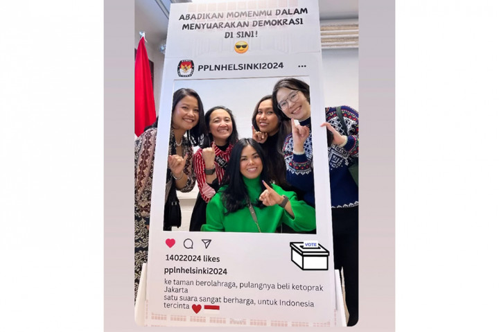 “Situasi pemilu di TPS LN 001 KBRI Helsinki berlangsung kondusif dan aman. Kami sangat mengapresiasi partisipasi warga negara Indonesia yang telah datang untuk menggunakan hak suaranya dalam kondisi cuaca yang tidak mudah. Kami turut berterima kasih kepada semua pihak yang telah berkontribusi menjaga kelancaran dan keamanan proses pemilu ini,” ujar Ari.