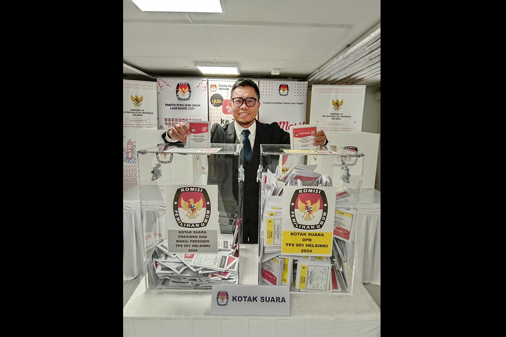 Khusus untuk Finlandia dan Estonia, PPLN mengikuti metode pemungutan suara yang efektif dan aman, membatasi pilihan pada TPS dan POS, sesuai dengan Peraturan KPU No 25 tentang Tungsura. Keputusan ini didasari oleh penilaian kondisi objektif dan logistik, memastikan setiap suara terhitung tanpa mengurangi keamanan dan integritas proses pemilihan.