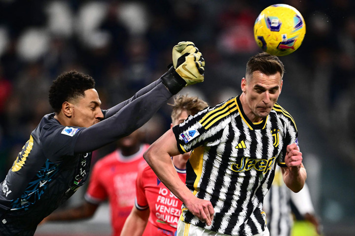 Juventus terus menekan demi mendapatkan gol penyeimbang, tetapi pertahanan disiplin yang ditunjukkan Udinese berhasil meredam tekanan tuan rumah. Tidak ada tambahan gol lagi hingga laga usai. Udinese menang 1-0.