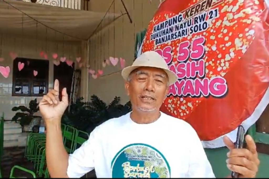 Pembuatan TPS Valentine iti sendiri diinisiasi oleh Mayor Haristanto, yang merupakan seniman kreator Solo, untuk upaya membantu pemerintah dalam mensukseskan Pemilu 2024, dari kemungkinan Golput dari 219 warga pemilik hak pilih.