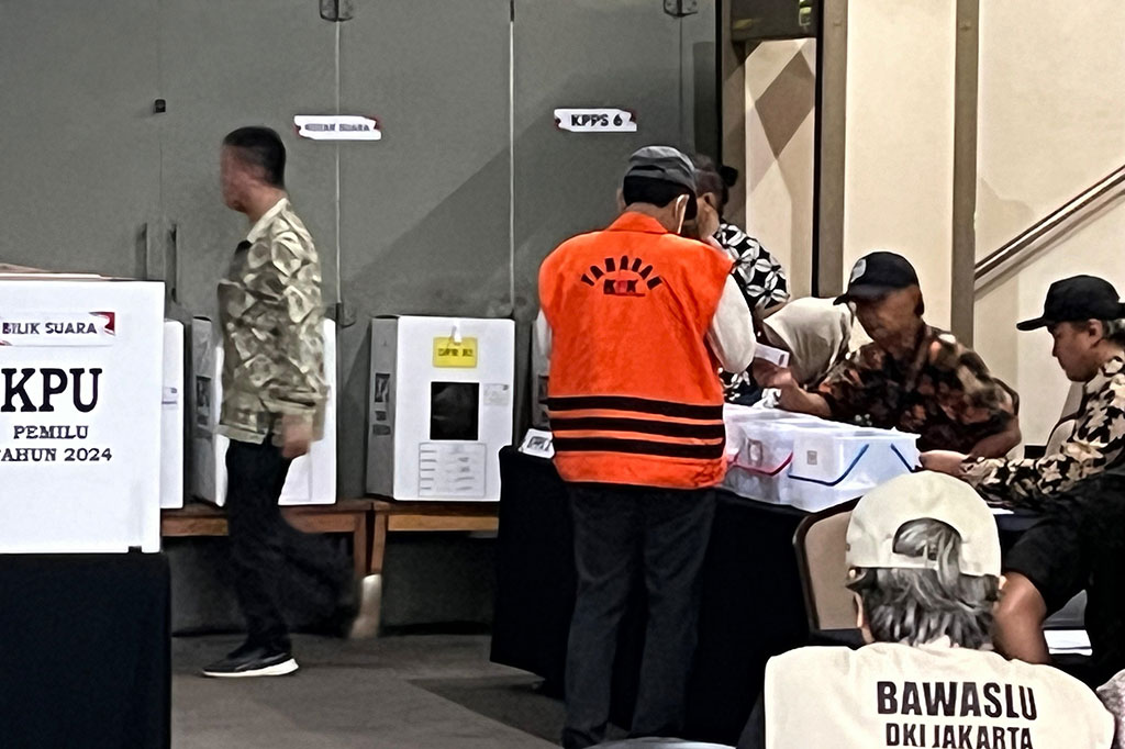 “Fasilitas pencoblosan dalam pemilu ini sebagai bentuk komitmen KPK dalam menjamin hak-hak dasar bagi para tahanan KPK,” kata juru bicara bidang penindakan KPK Ali Fikri melalui keterangan tertulis, Rabu, 14 Februari 2024.