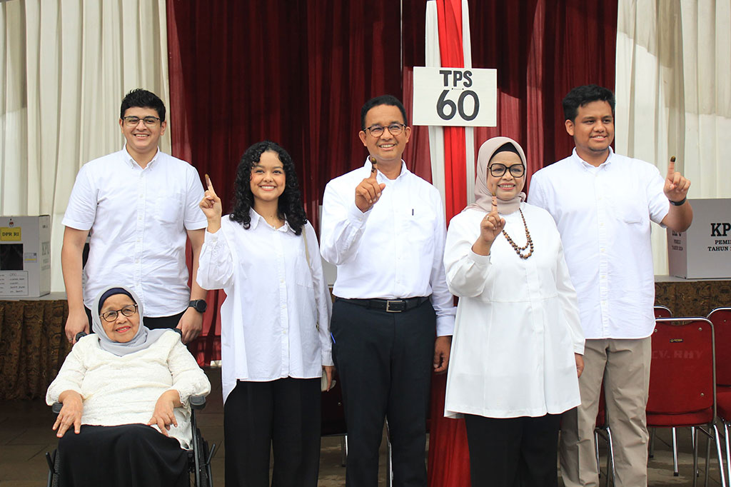 Anies berharap Pemilu berlangsung dengan jujur dan adil, sehingga membuat situasi tenang dan teduh. Dia pun meminta penyelengaraan Pemilu dijalankan dengan jujur dan adil.