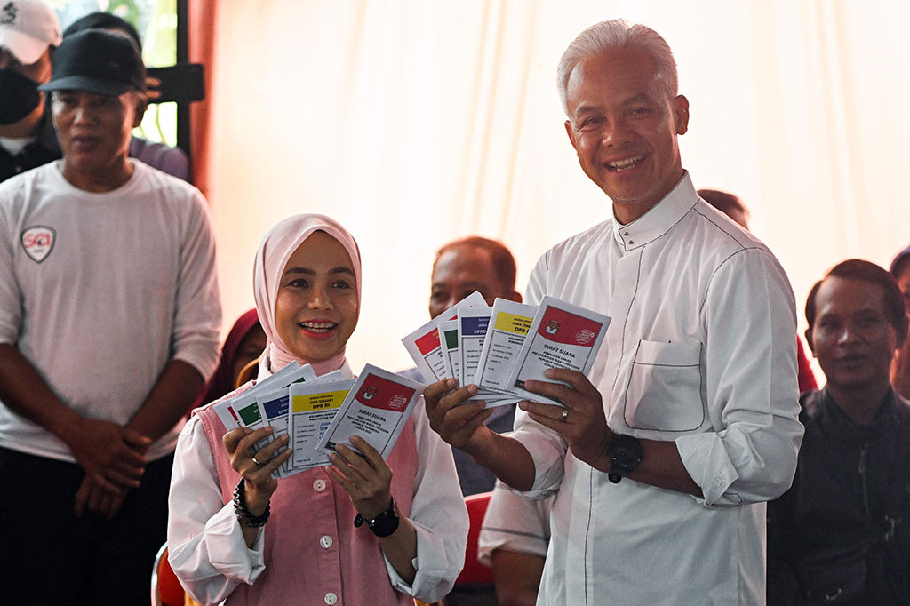 Ia juga meminta semua pihak siap untuk menerima apapun hasil pemilu. 