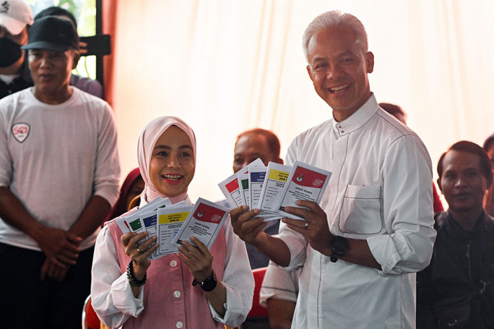 Ia juga meminta semua pihak siap untuk menerima apapun hasil pemilu. 