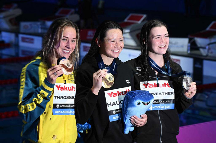 Dilansir dari AFP, Kamis, 15 Februari 2024, Siobhan Haughey yang turun di nomor 200 meter gaya bebas putri menjadi yang tercepat usai mencatatkan waktu 1 menit 54,89 detik, mengalahkan perenang Selandia Baru, Erika Fairweather dan perenang Australia Brianna Throssell.