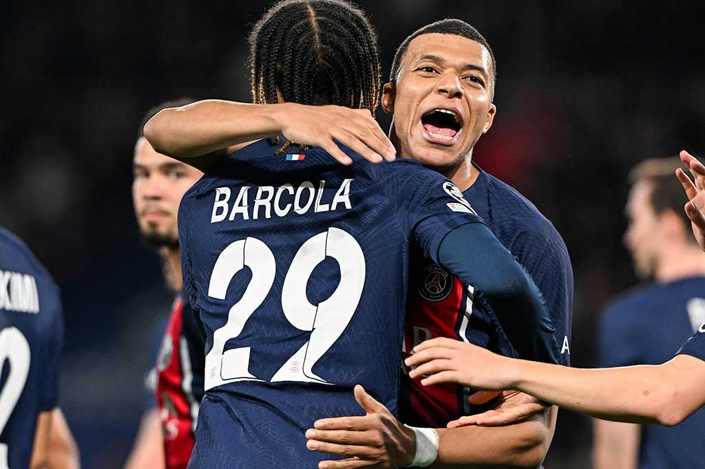Paris Saint-Germain (PSG) berhasil menaklukkan Real Sociedad dengan skor 2-0 dalam pertandingan leg pertama babak 16 besar Liga Champions di Parc des Princes pada Kamis, 15 Februari 2024 dini hari WIB. Dua gol PSG dicetak oleh Kylian Mbappe dan Bradley Barcola di babak kedua.