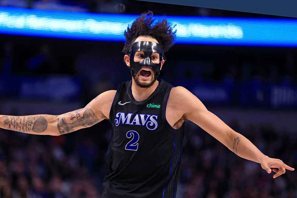 Luka Doncic dan Kyrie Irving total mencetak 61 poin dalam laga Dallas Mavericks melawan San Antonio Spurs yang berakhir 116-93 di American Airlines Center Dallas, Texas, sekaligus memberikan pelajaran berharga bagi pemain pemula NBA Victor Wembanyama.