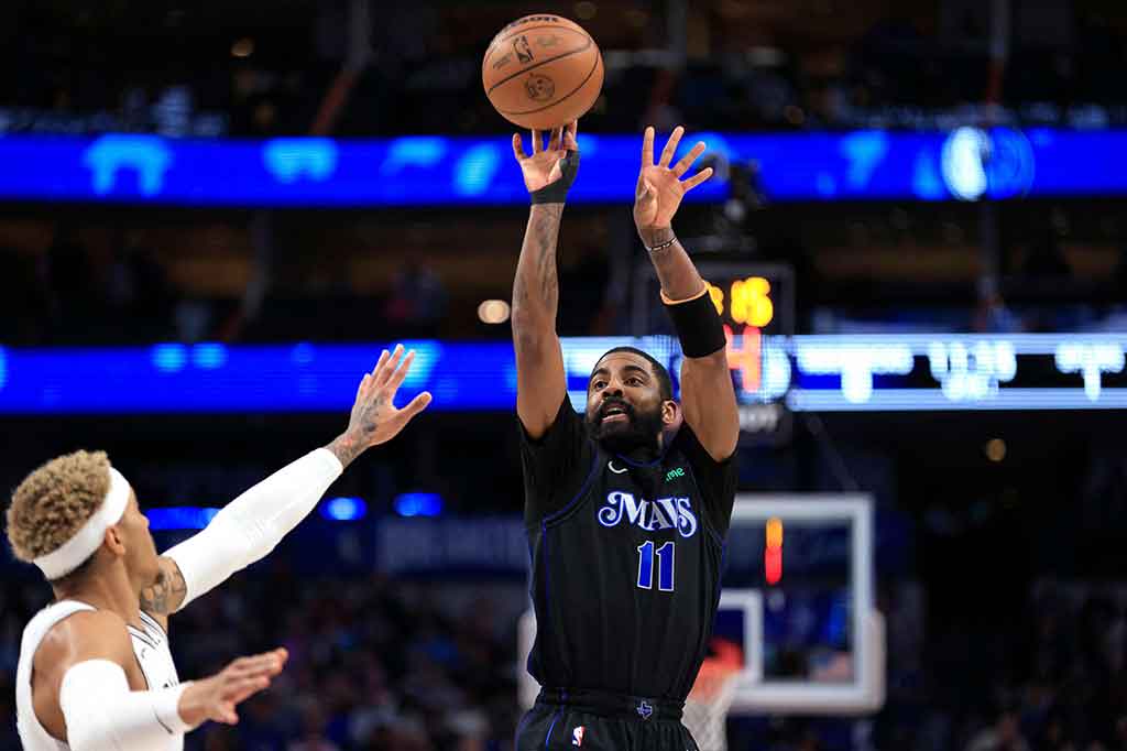 Kyrie Irving mencetak 34 poin, 9 rebound, dan 7 assist.