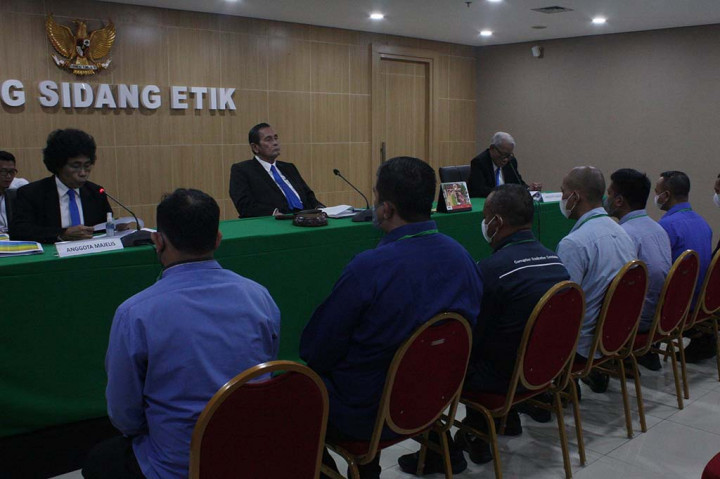 Dewan Pengawas Komisi Pemberantasan Korupsi (KPK) menyatakan 12 pegawai lembaga antirasuah bersalah telah menerima sejumlah uang dalam perkara pungutan liar di Rumah Tahanan (Rutan) KPK.