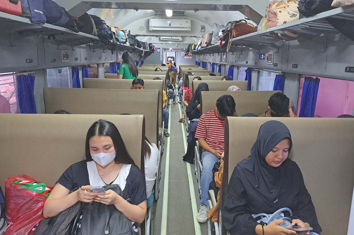 Untuk meningkatkan pelayanan kepada penumpang khususnya menjelang Angkutan Lebaran kali ini, KAI terus melakukan inovasi terbaru salah satunya dengan menerapkan sistem antrean saat pembelian tiket kereta api jarak jauh yang diberlakukan pada aplikasi Access by KAI dan web kai.id sejak tanggal 1 Februari 2024.