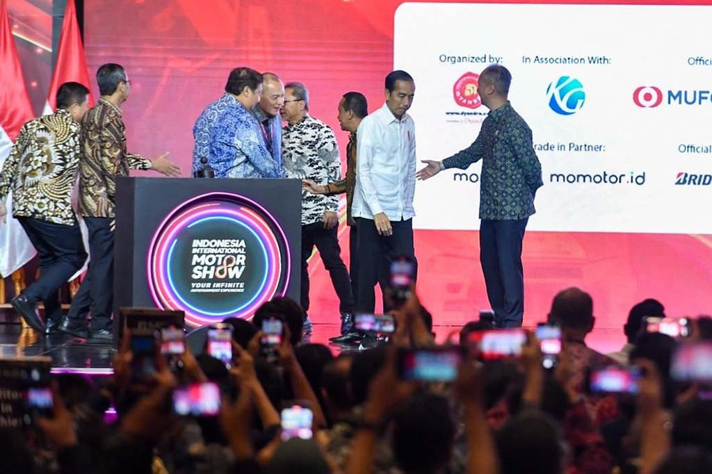Pernyataan itu disampaikan Presiden Jokowi usai membuka dan meninjau pameran otomotif Indonesia International Motor Show (IIMS) 2024 di JiExpo, Jakarta Pusat, Kamis, 15 Februari 2024.