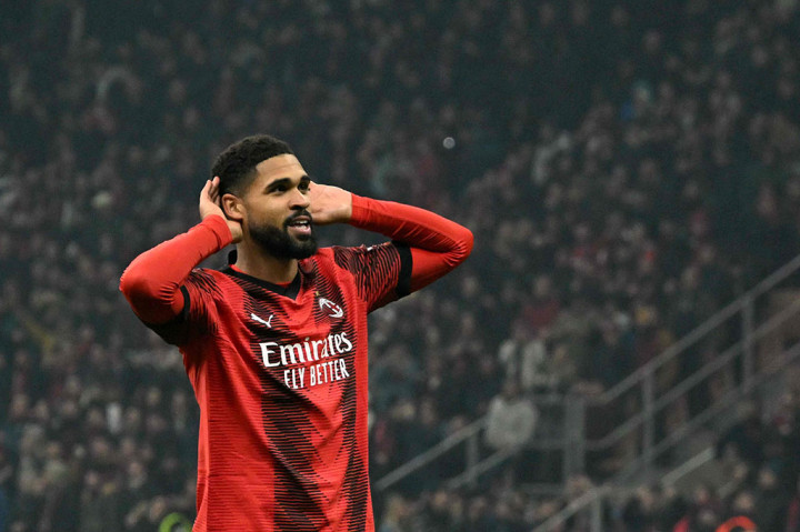 Tuan rumah unggul 1-0 di babak pertama berkat gol dari Ruben Loftus-Cheek pada menit ke-32. Umpan silang dari sisi kanan bisa ditanduk oleh Ruben Loftus-Cheek ke pojok kiri gawang Rennes.