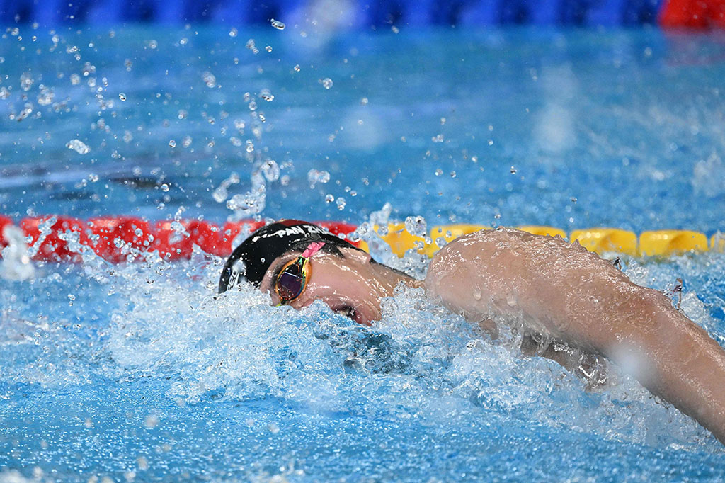 Sebelumnya pada Senin lalu, Pan Zanle juga telah membuat gebrakan sensasional usai memecahkan rekor dunia. Pan Zhanle yang juga turun dalam nomor estafet 4x100 meter gaya bebas putra menorehkan waktu 46,80 detik untuk memecahkan rekor dunia yang sebelumnya dipegang perenang Rumania, David Popovici yang menggenggam rekor 46,86 detik.