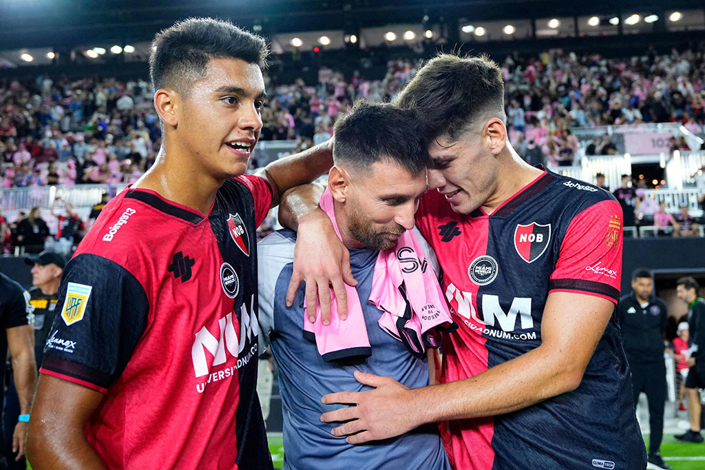 Newell menyamakan kedudukan melalui gol gelandang Argentina Franco Martin Diaz pada menit ke-83, lewat sebuah tembakan ke sudut kanan bawah dari jantung kotak penalti.