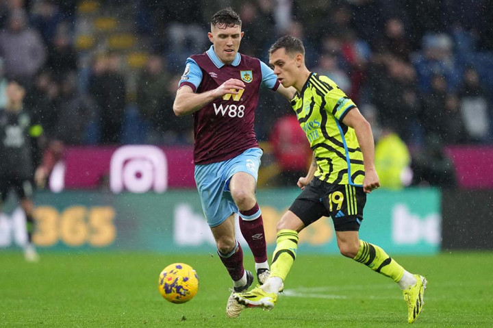 Meski sudah unggul 3-0, Arsenal tidak mengendurkan serangan mereka dan hasilnya gol keempat mereka tercipta pada menit ke-66. Tembakan Kai Havertz diblok bek Burnley, tetapi bola rebound diselesaikan Trossard masuk ke kanan gawang Burnley. Skor menjadi 4-0.