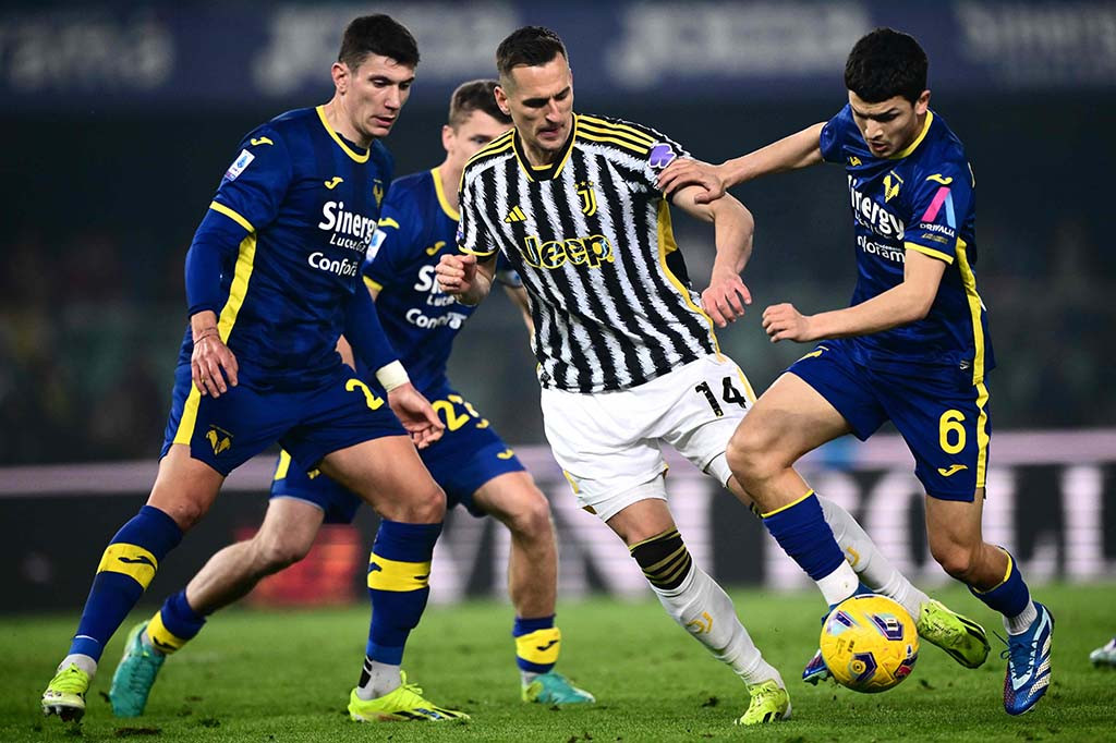 Juventus hanya mampu bermain imbang 2-2 saat bertandang ke markas Hellas Verona dalam laga pekan ke-25 Serie A di Marc Antonio Bentegodi pada Minggu, 18 Februari 2024 dini hari WIB.