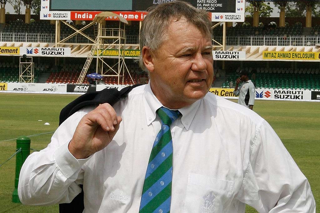 Legenda kriket Afrika Selatan dan mantan pelatih nasional Mike Procter meninggal pada hari Sabtu, 18 Februari 2024 pada usia 77 tahun, kata istrinya kepada AFP.