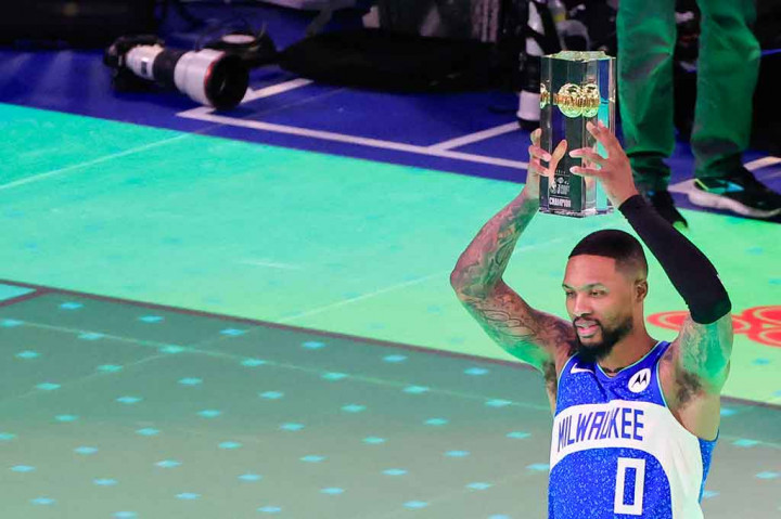 Mengutip laman resmi NBA, Lillard menjadi pemain pertama yang meraih gelar tersebut dua kali secara beruntun setelah sebelumnya dilakukan oleh Jason Kapono pada 2007 dan 2008 sekaligus.