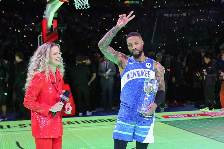 Sedangkan kemenangan Lillard didapatkan pada tembakan terakhirnya menggunakan money ball, atau bola khusus yang memiliki hitungan dua poin, dan mengakhiri kompetisi dengan poin tertinggi 26 poin di babak final.