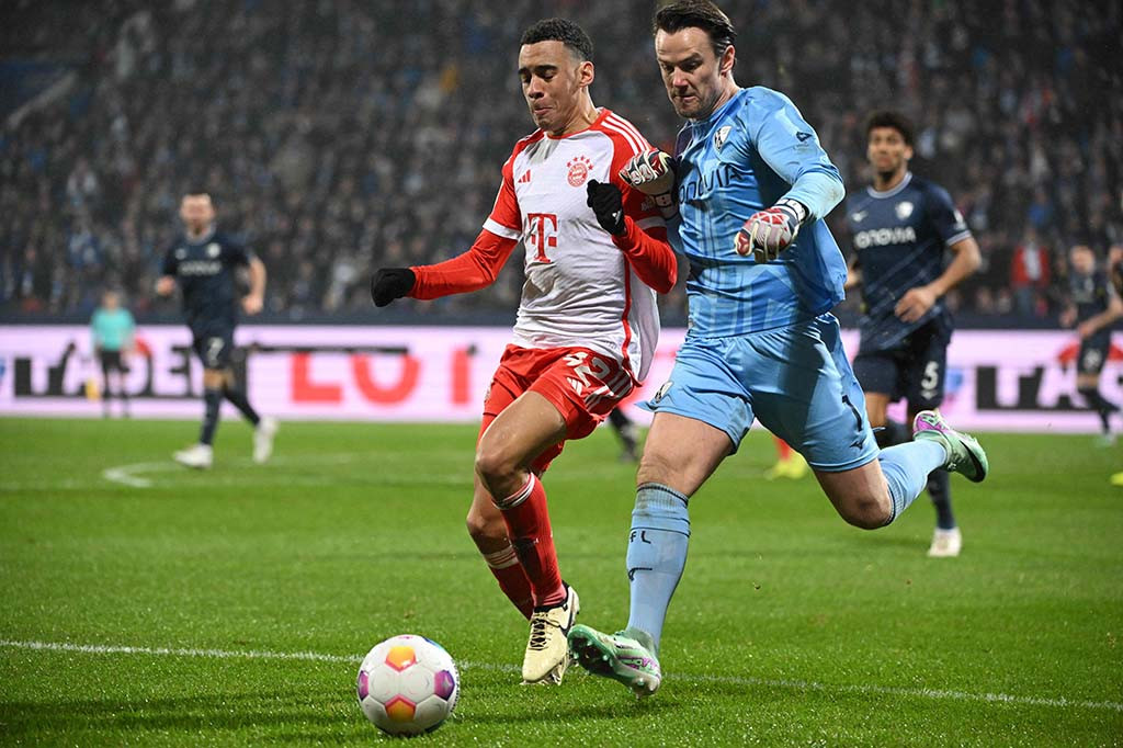 Pada pertandingan kontra Bochum, sebenarnya Muenchen sempat unggul terlebih dahulu lewat Jamal Musiala, namun tim tuan rumah sempat berbalik unggul melalui Takuma Asano, Keven Schlotterback dan Kevin Stoger.