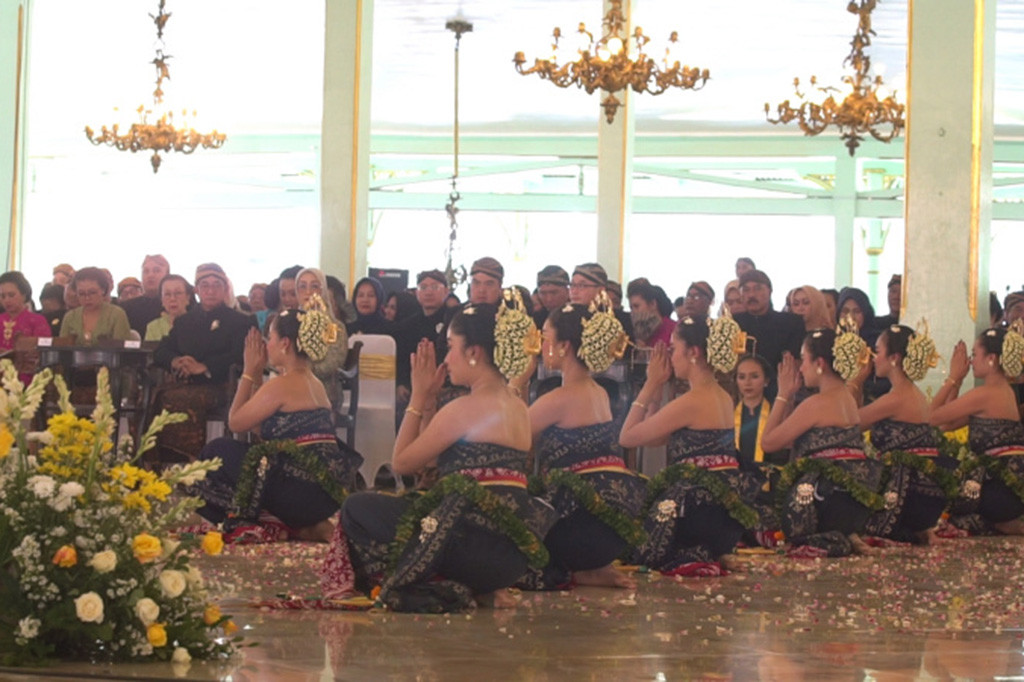 Catur Sagotra merupakan konsep kekerabatan inti dari trah Mataram Islam yang terdiri atas Keraton Kasunanan Surakarta, Keraton Kasultanan Yogyakarta, Pura Mangkunegaran dan Pura Pakualaman Yogyakarta.