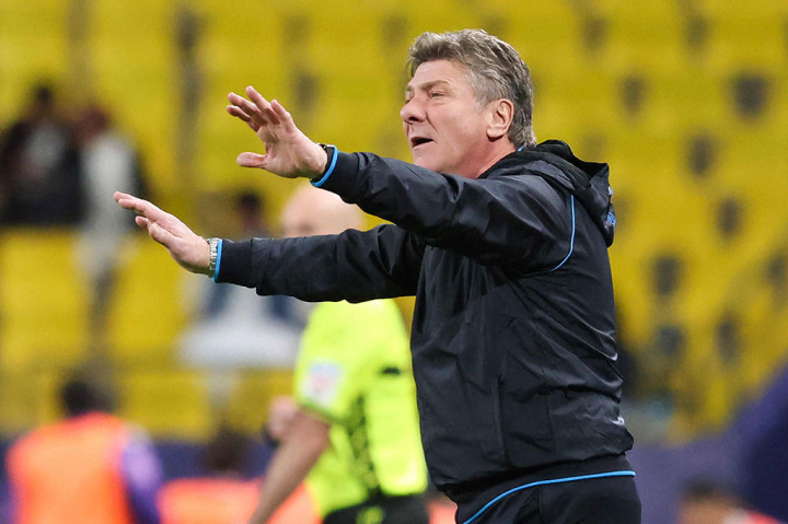 Selain akan menghadapi El Barca dalam Liga Champions, Calzona harus mengangkat performa Napoli di Liga Italia, yang kini berada pada peringkat kesembilan, atau sembilan poin di bawah zona Liga Champions dan tertinggal 27 poin dari Inter Milan yang memimpin klasemen. 