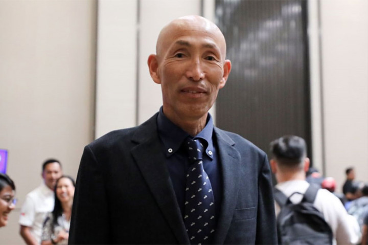 Mochizuki adalah mantan pemain Urawa Red Diamonds dan Kyoto Sanga, serta bagian dari skuad Timnas Jepang pada Kualifikasi Piala Dunia 1990.
