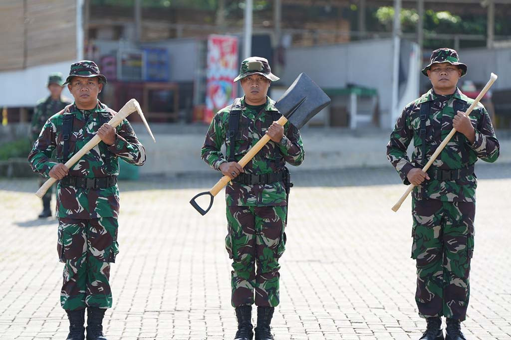 Bupati Sleman Kustini Sri Purnomo, Senin, 19 Februari 2024 membuka Program TNI Manunggal Membangun Desa (TMMD) Sengkuyung Tahun 2024 di Lapangan Breksi, Sambirejo, Kapanewon Prambanan. Pembukaan ditandai dengan pemukulan kentongan dan penyerahan alat kerja secara simbolis.
