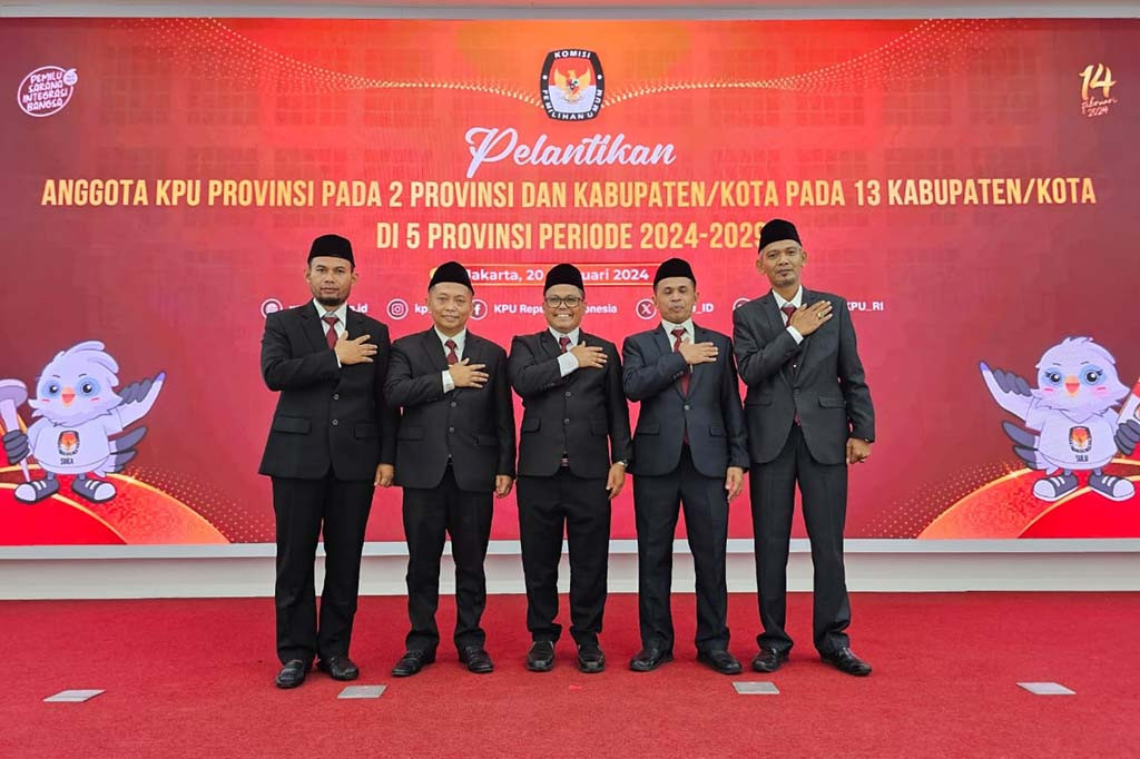 Ketua Komisi Pemilihan Umum Republik Indonesia (KPU RI) Hasyim Asyari, Selasa, 20 Februari 2024, secara resmi melantik lima anggota KPU Provinsi Riau periode 2024-2029. Abdul Rahman, Nahrawi, Nugroho Noto Susanto, Rusidi Rusdan, dan Supriyanto, terpilih melalui seleksi Anggota KPU Provinsi Riau periode 2024-2029.