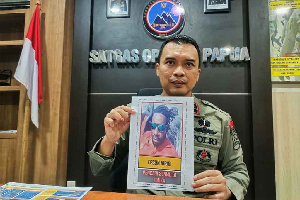 Kasatgas Humas Ops Damai Cartenz-2024, AKBP Bayu Suseno, menjelaskan bahwa peran Epson Nirigi NIRIGI dalam KKB adalah sebagai penyuplai amunisi dan senjata.