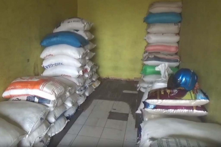 Naiknya harga beras di Sampit, Kotawaringin Timur, terjadi bertahap sejak beberapa hari terakhir ini, salah satunya seperti di kawasan pasar Keramat, dimana naiknya harga beras merata terhadap seluruh jenis dan merek beras.