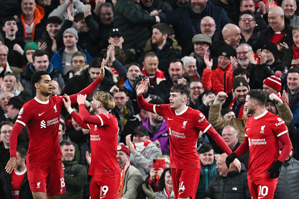 Pada menit ke-59, Liverpool membalikkan keadaan. Mendapat umpan dari Mac Allister di sisi kanan, Cody Gakpo menyambutnya dengan sundulan yang melesak masuk ke gawang tim tamu untuk mengubah kedudukan menjadi 2-1 bagi keunggulan Liverpool.