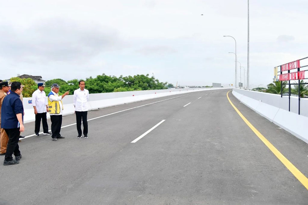 Pada kesempatan itu, Presiden Jokowi juga meresmikan jalan akses tol MNP di Kota Makassar. Jalan yang memiliki total panjang 3,2 km tersebut untuk meningkatkan konektivitas Pelabuhan MNP dengan jalan tol yang ada di Makassar, sehingga waktu tempuh transportasi peti kemas menuju dan dari pelabuhan dapat menjadi lebih cepat dari sebelumnya.