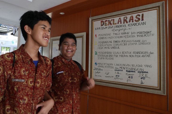 Sejumlah pakar pendidikan mengatakan pentingnya edukasi stop perundungan di sekolah untuk mencegah perilaku perundungan yang kini marak terjadi di sekolah. 