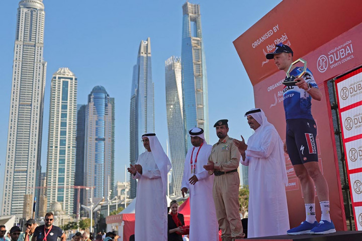 Dalam penyelesaian kacau yang sekali lagi ditandai dengan kecelakaan yang melibatkan beberapa pebalap, Merlier yang berusia 31 tahun tetap bisa meraih kemenangan etape ke-38 dalam karirnya, dan keempat musim ini.
