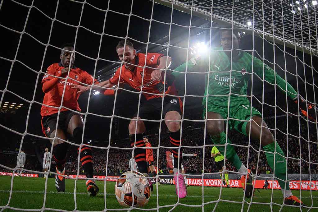 Pada menit ke-63, Rennes kembali mendapatkan penalti. Laga sempat terhenti beberapa menit, VAR lantas memutuskan penalti untuk Rennes. Bourigeaud kembali jadi algojo dan memilih sudut gawang yang sama.