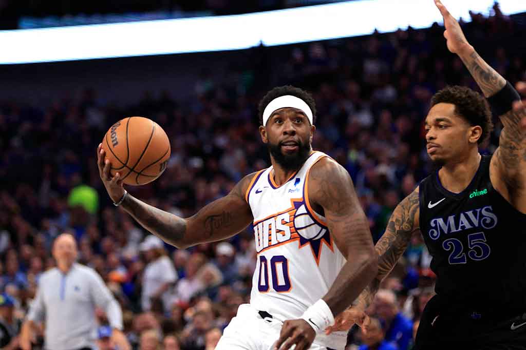 Eric Gordon menyumbang 16 poin untuk Suns, Josh Okogie 11 poin, dan Grayson Allen bersama Royce O'Neale sama-sama mencetak 10 poin.