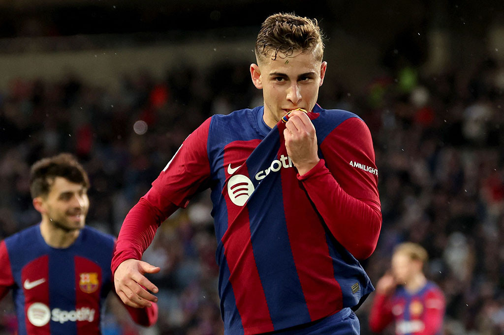 Barca menutup pestanya pada masa injury time. Pemain pengganti, Fermin Lopez, berhasil menggetarkan gawang Getafe sekaligus memastikan timnya menang dengan skor 4-0.