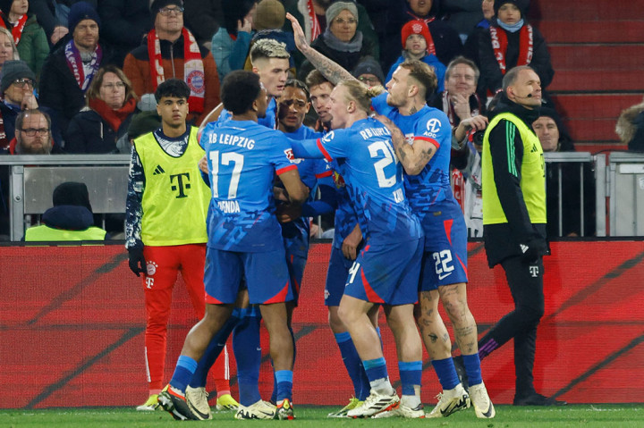 Keunggulan Bayern bertahan sampai menit ke-70. RB Leipzig mencetak gol penyeimbang melalui Benjamin Sesko. Kerja sama Willi Orban dengan Dani Olmo diakhiri dengan sodoran kepada Sesko di tengah kotak penalti. Sesko menyelesaikan dengan tembakan mendatar yang mengecoh kiper Manuel Neuer sebelum masuk gawang Bayern. Skor menjadi imbang 1-1.