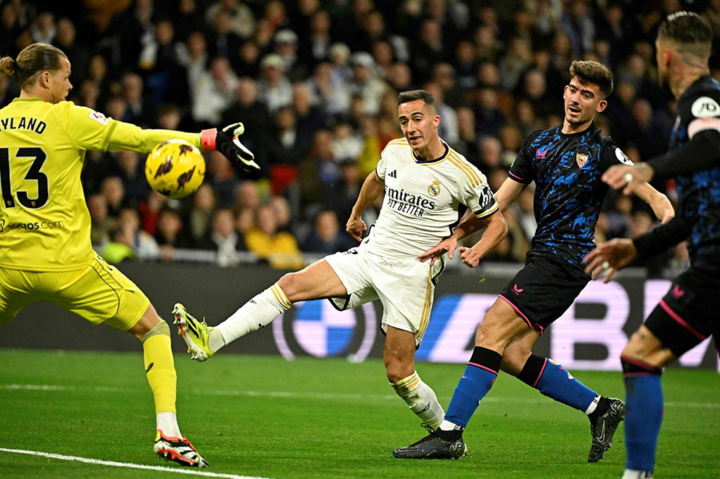 Madrid mencetak gol terlebih dahulu pada menit 10 lewat sepakan Lucas Vazquez, namun tak disahkan oleh VAR karena terdapat pelanggaran terlebih dahulu.