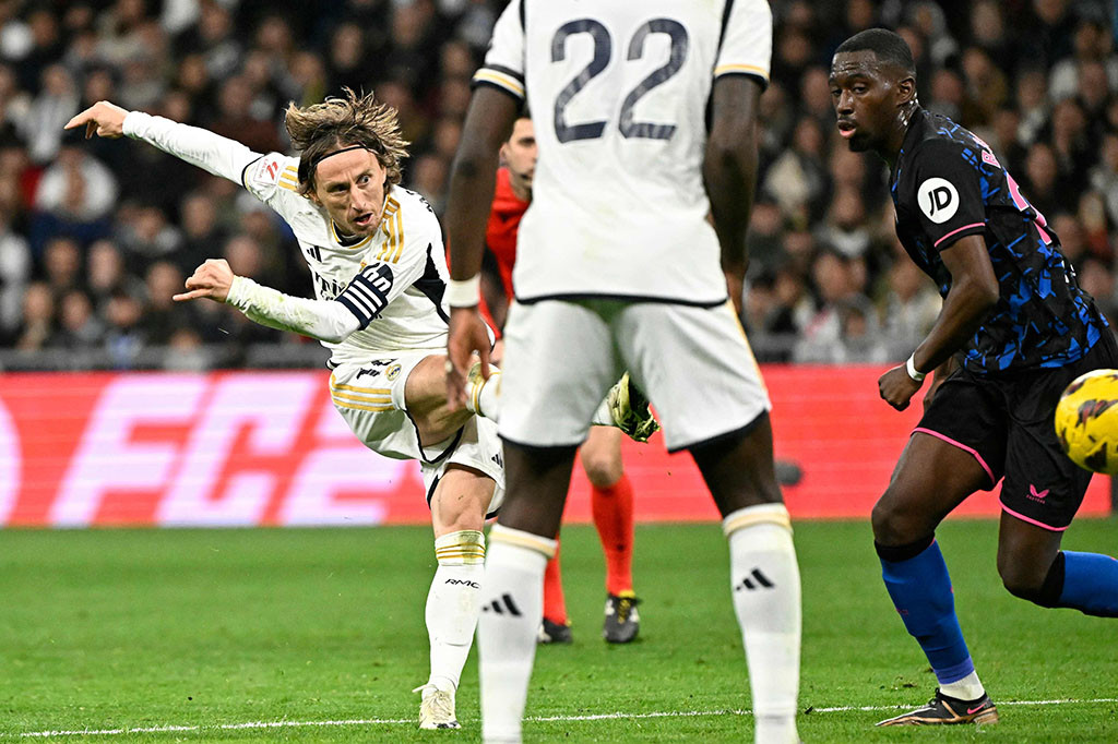Los Blancos akhirnya memecah kebuntuan pada menit 81 lewat gol jarak jauh Luka Modric sehingga skor berubah menjadi 1-0 untuk keunggulan tim tuan rumah. Skor tersebut bertahan hingga pertandingan selesai.