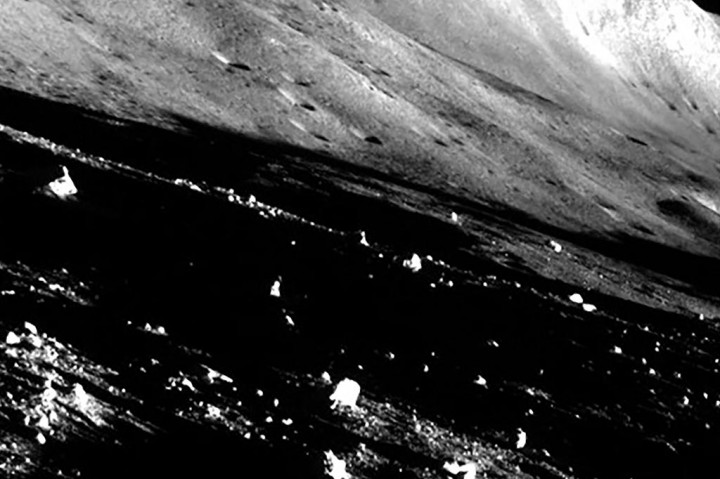 Pendarat di Bulan milik Jepang telah menghasilkan kejutan lain dengan terbangun setelah dua minggu malam di bulan, Senin, 26 Februari 2024.