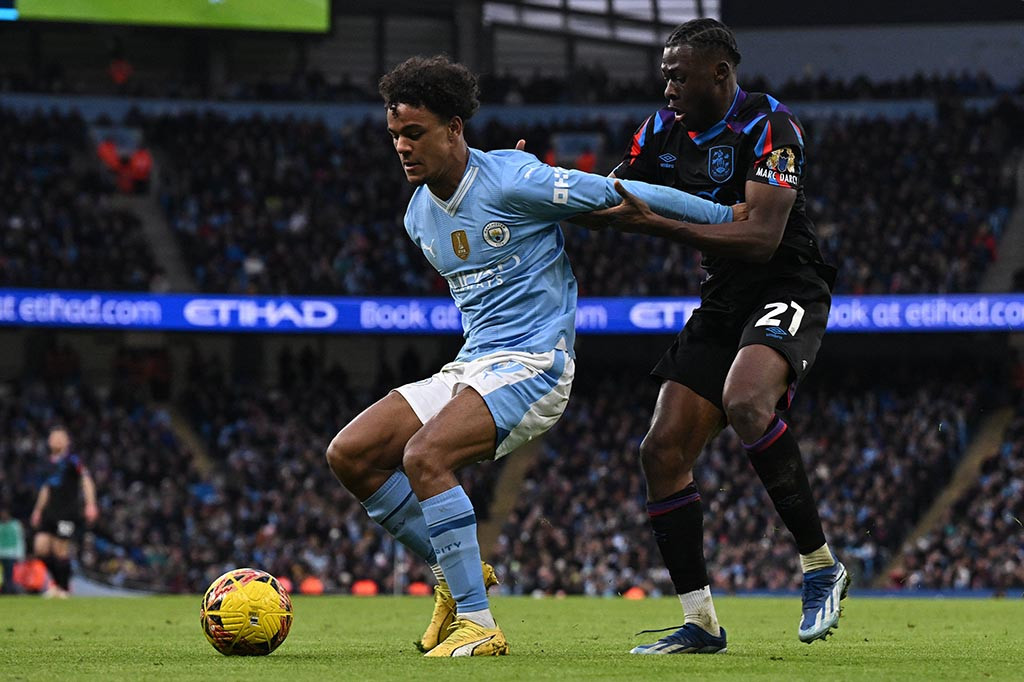 Kontrak Bobb sebelumnya akan berakhir pada tahun 2026, namun ia telah mendapatkan kontrak baru setelah musim terobosannya.