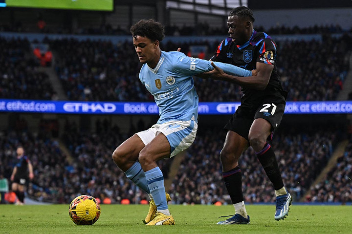 Kontrak Bobb sebelumnya akan berakhir pada tahun 2026, namun ia telah mendapatkan kontrak baru setelah musim terobosannya.