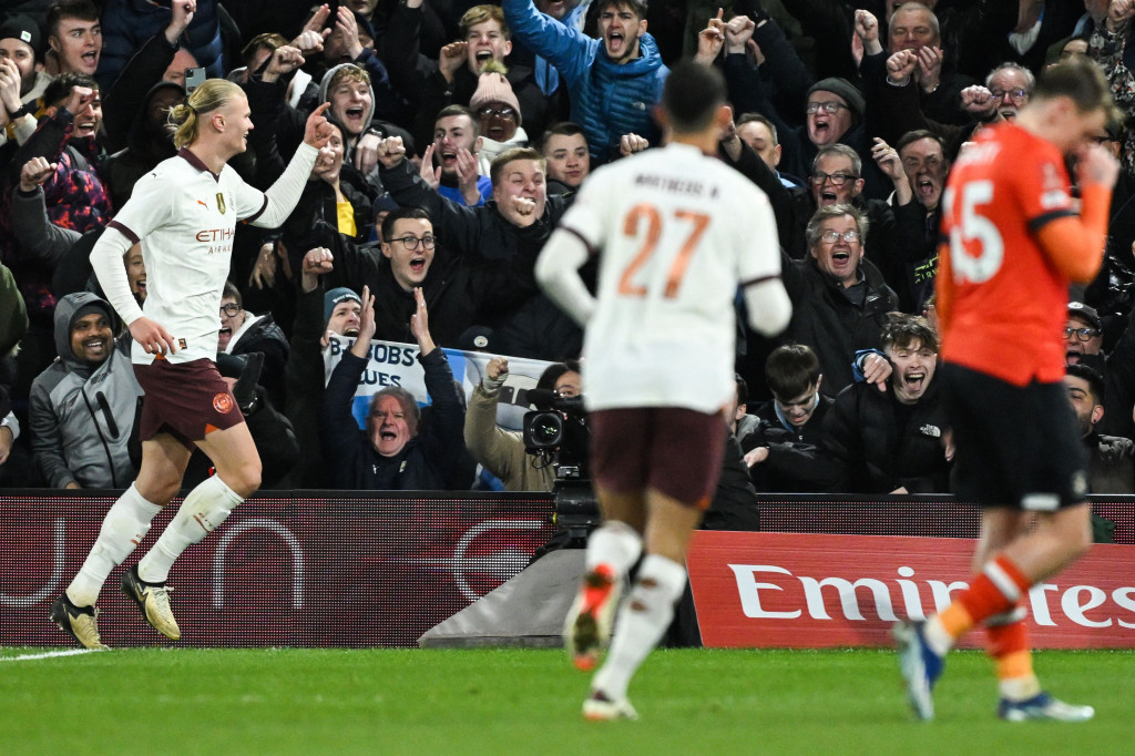 City kembali berhasil memperlebar jarak setelah Haaland menciptakan gol keempatnya pada menit 55.
