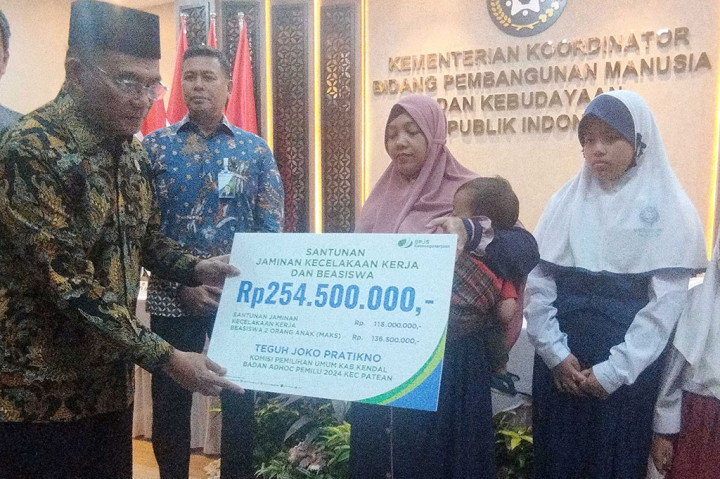 Pemerintah memberikan santunan bagi 44 ahli waris petugas ad-hoc pemilihan umum (pemilu) yang meninggal dan mengalami kecelakaan kerja/sakit, yang dibayarkan melalui Badan Penyelenggara Jaminan Sosial (BPJS) Ketenagakerjaan dengan total anggaran hingga Rp2,6 miliar.