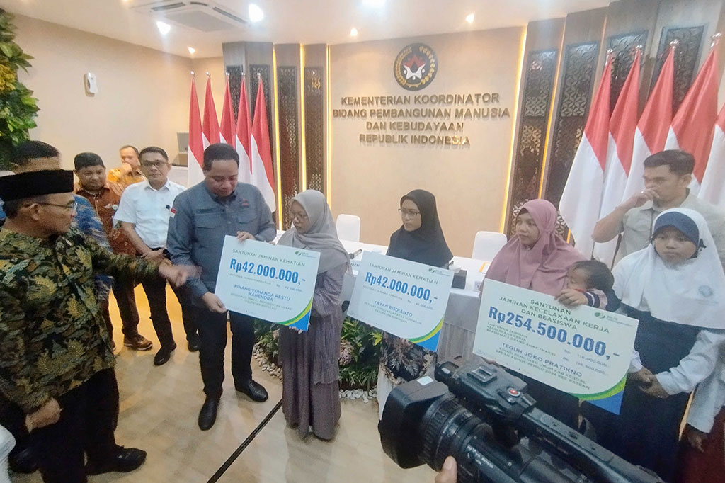 Menko Muhadjir mengatakan mereka yang mendapatkan santunan adalah petugas yang terdaftar kepesertaannya di BPJS Ketenagakerjaan. Adapun keseluruhan petugas pemilu yang terdaftar di BPJS Ketenagakerjaan sebanyak 1.061.428.