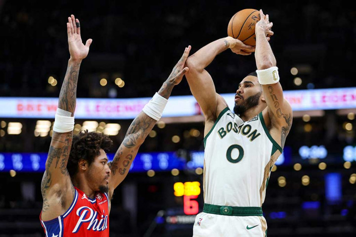 Jaylen Brown mencetak 31 poin, Jayson Tatum menambah 29 poin, 15 angka diantarata dicetak pada kuarter keempat. Tatum juga membukukan 11 rebound dan 8 assist.