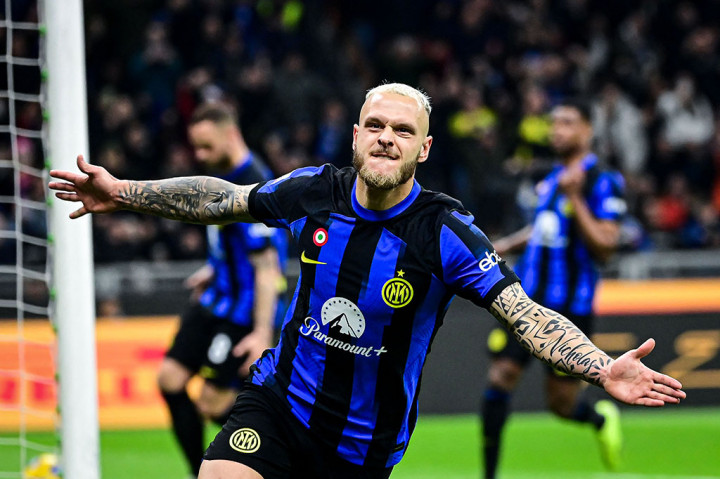 Pasukan Simone Inzaghi mendapatkan hadiah penalti menyusul handsball Hateboer saat menghalau umpan Denzel Dumfries. Penalti itu kemudian diambil Lautaro Martinez namun bisa digagalkan Carnesecchi. Sayangnya, bola hasil penyelamatan Carnesecchi bergerak liar dan langsung disambar Federico Dimarco menjadi gol pada menit 54.